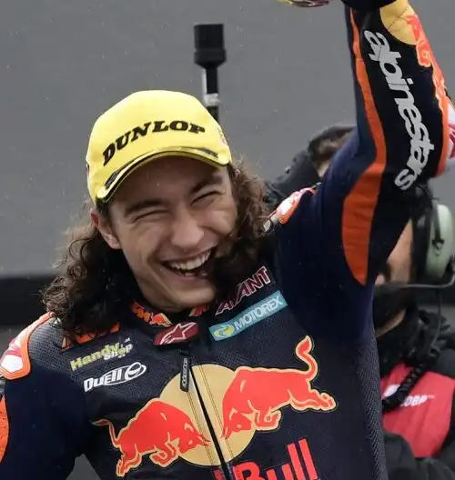 Moto3, Can Oncu scrive la storia