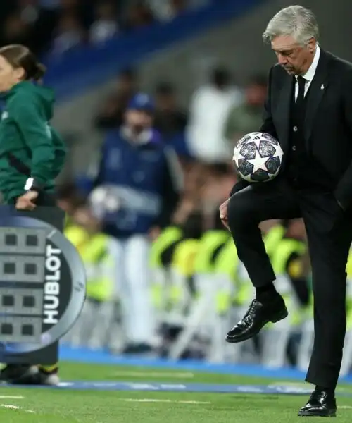 Carlo Ancelotti manda in visibilio il Bernabeu: le foto della giocata a bordocampo