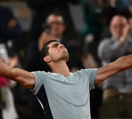 Roland Garros, Carlos Alcaraz abbatte un altro muro