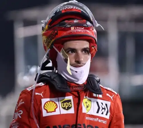 F1, Sainz troppo lento in qualifica: ufficiale la decisione