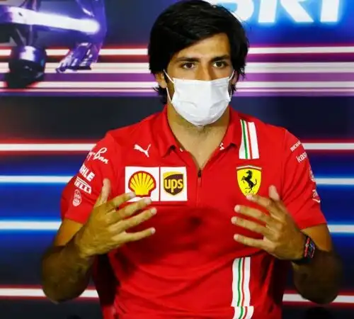 F1, Carlos Sainz tra rabbia e un alone di mistero