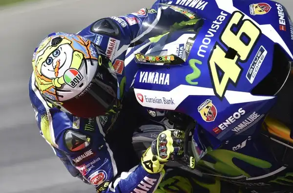 Ai primi test di Sepang Valentino Rossi ha presentato la nuova grafica del suo casco AGV Pista GP speciale "Winter test".