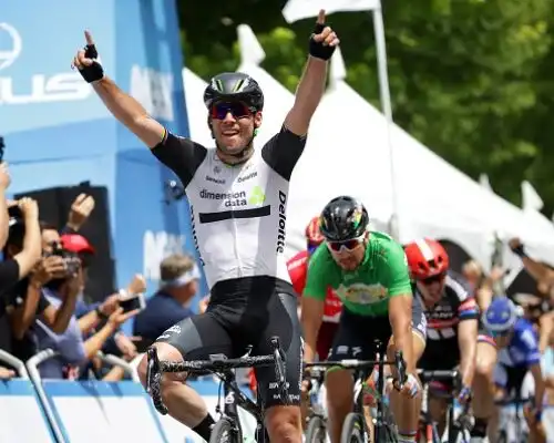 Cavendish, prima tappa e maglia gialla