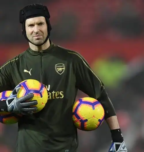 Cech appende i guantoni al chiodo