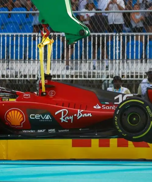 Charles Leclerc contro il muro: le foto dell’incidente