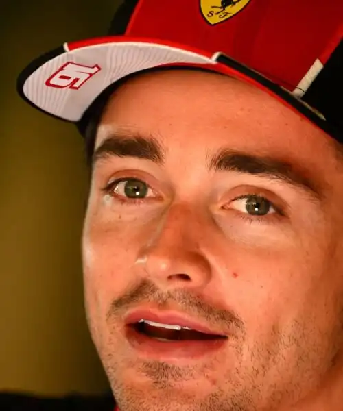 Scambio Leclerc-Hamilton: il monegasco smentisce e giura amore alla Ferrari