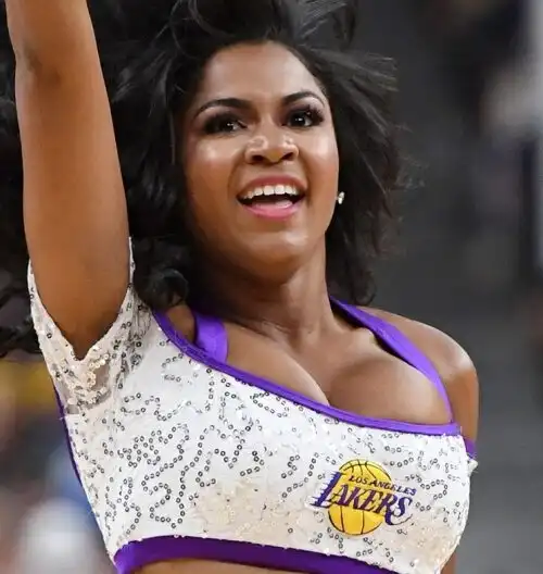 Le splendide cheerleaders del basket