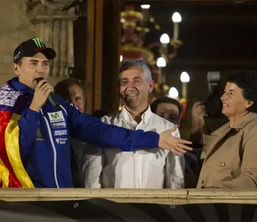 Valentino Rossi: arriva una frecciata dal padre di Jorge Lorenzo