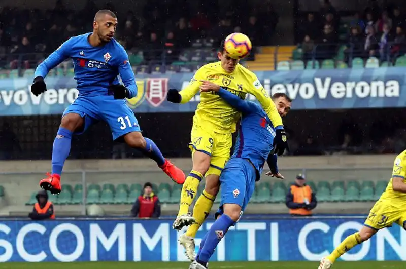 Muriel, Benassi e doppietta di Chiesa per la squadra di Pioli. Stepinski, l'eterno Pellissier su rigore e Djordjevic per i padroni di casa.