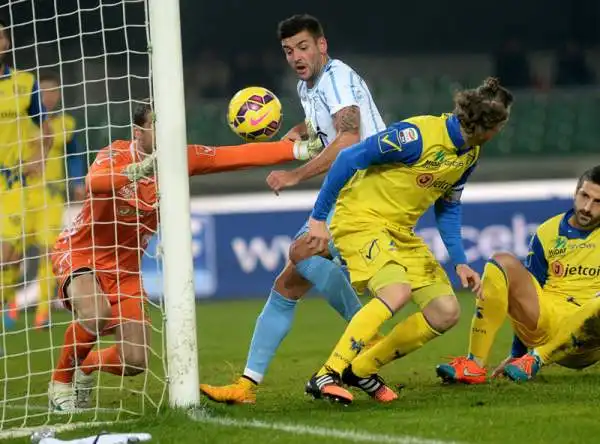 Niente riscatto, Lazio in bianco. Pareggio senza reti al Bentegodi contro il Chievo per la squadra di Pioli.