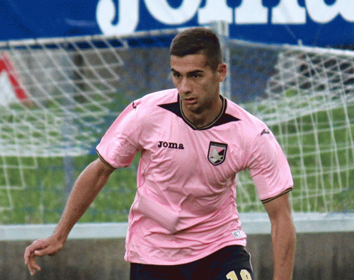 Il Palermo vola in vetta, riscossa Parma, crollo Bari