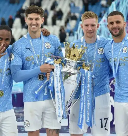 Cifre da capogiro: ecco le 10 rose più preziose al mondo. Le foto