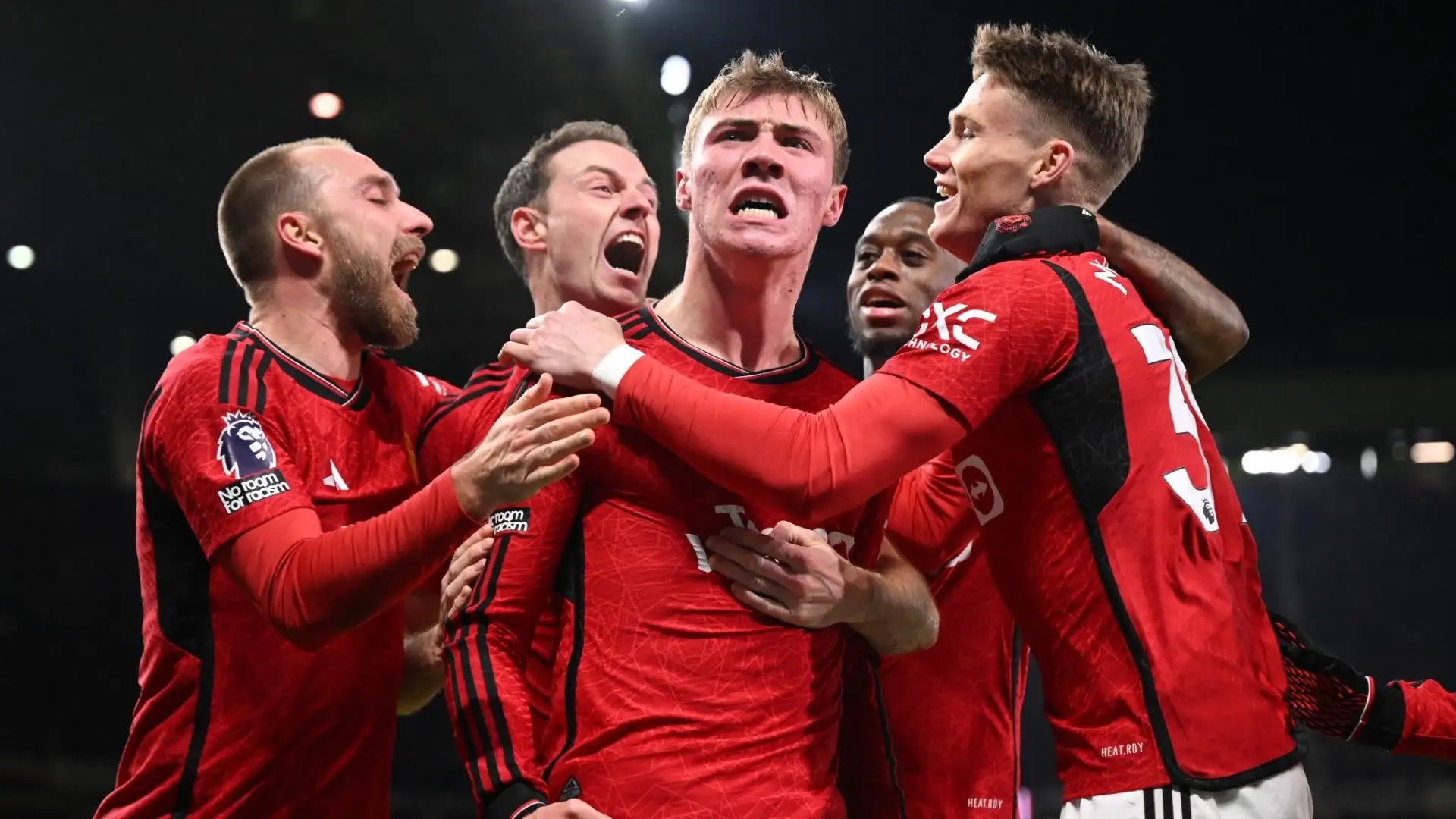 9- Tanti acquisti (e molto cari) ma risultati deludenti: 795,25 milioni di euro è il valore della rosa del Manchester United
