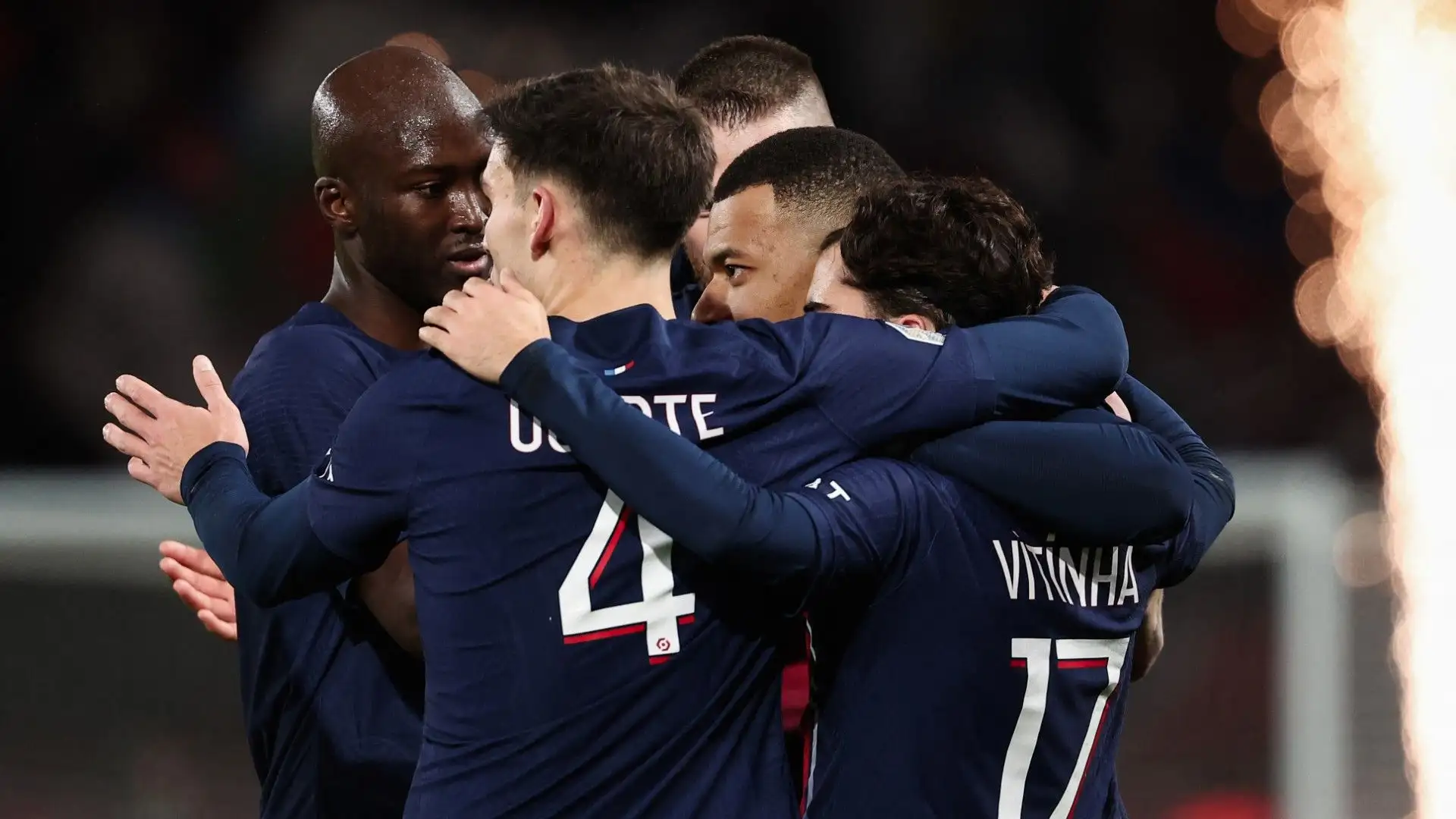 4- Il primo club a sfondare la barriera del miliardo è il PSG: 1,03 miliardi di euro
