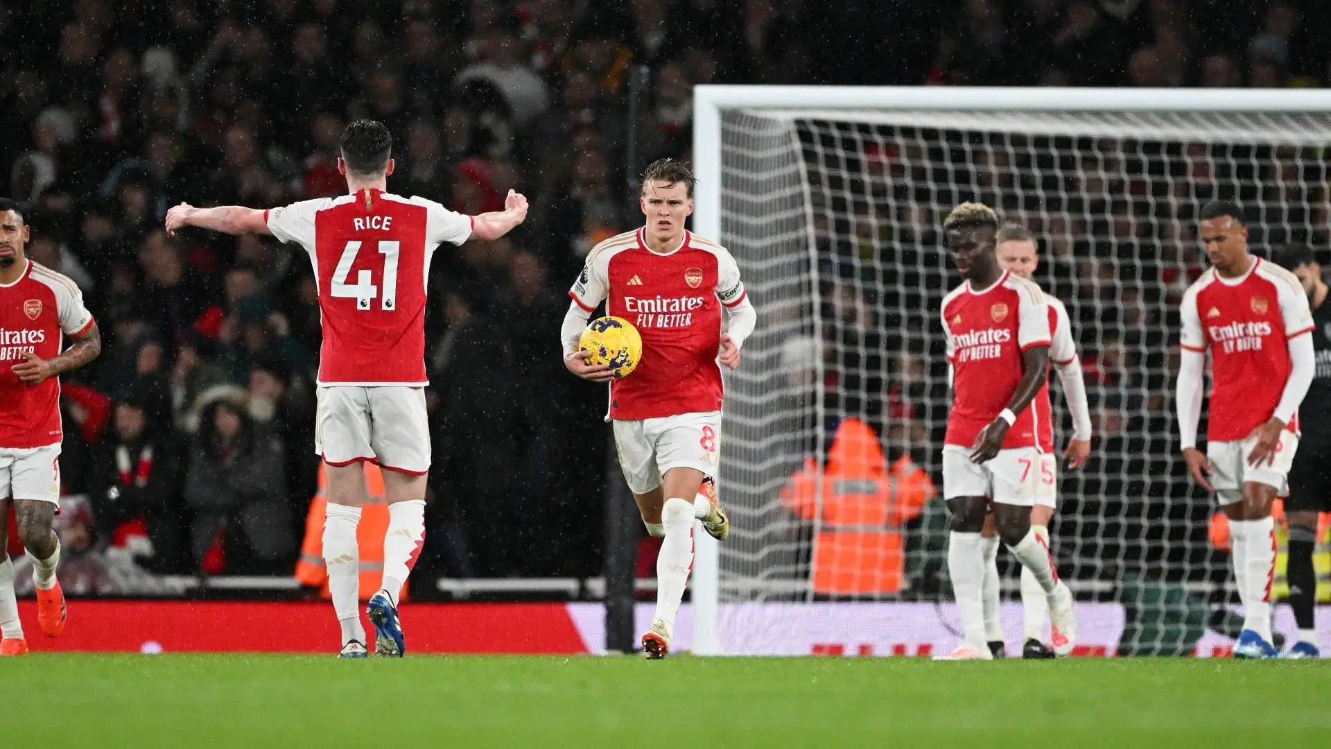 2- Secondo posto per l'Arsenal a quota 1,11 miliardi di euro
