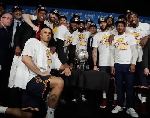 NBA, Cleveland conquista le Finals