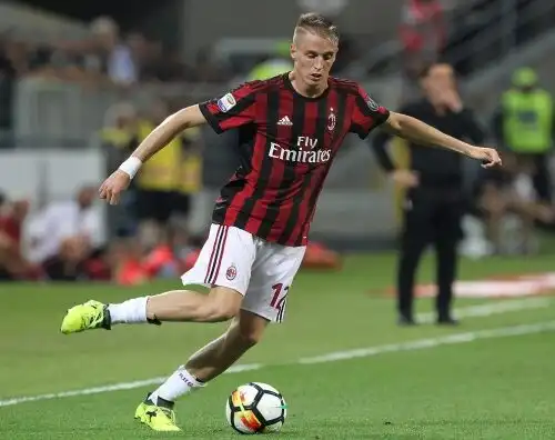 Milan, distorsione alla caviglia per Conti