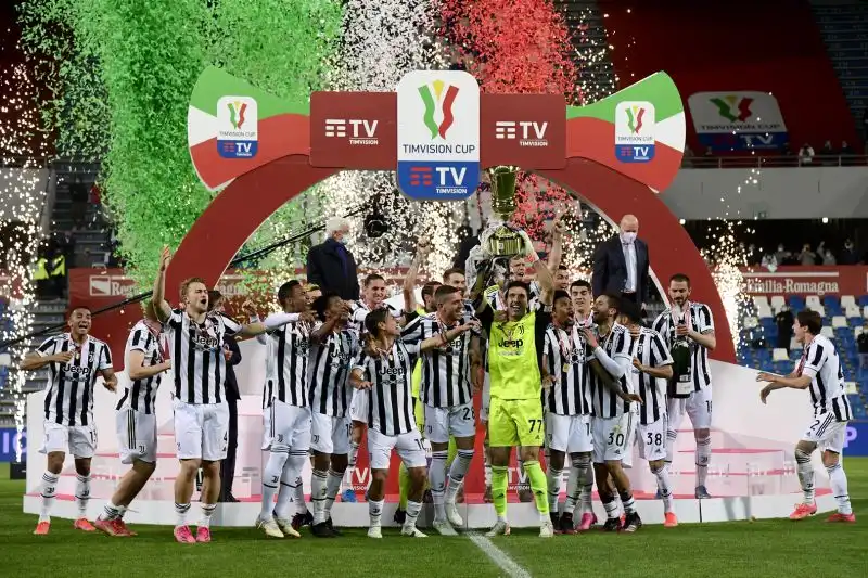 A Reggio Emilia finisce 2-1 per i bianconeri: in gol Kulusevski e Malinovskyi, poi decisivo Chiesa
