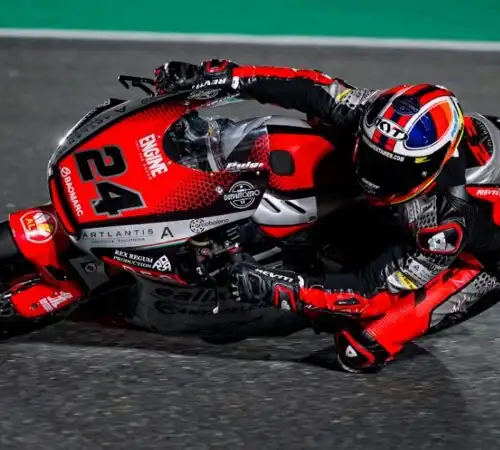 Moto2, per Simone Corsi dolorosa rinuncia