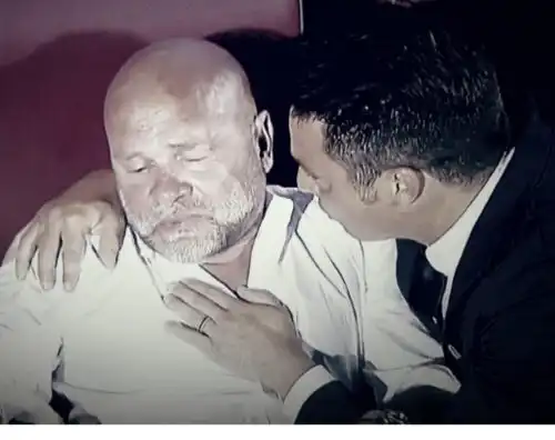 Cosmi in lacrime, Oddo lo consola