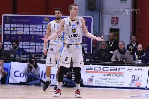 L'Olimpia soffre ma vince ancora in trasferta e si conferma capolista.