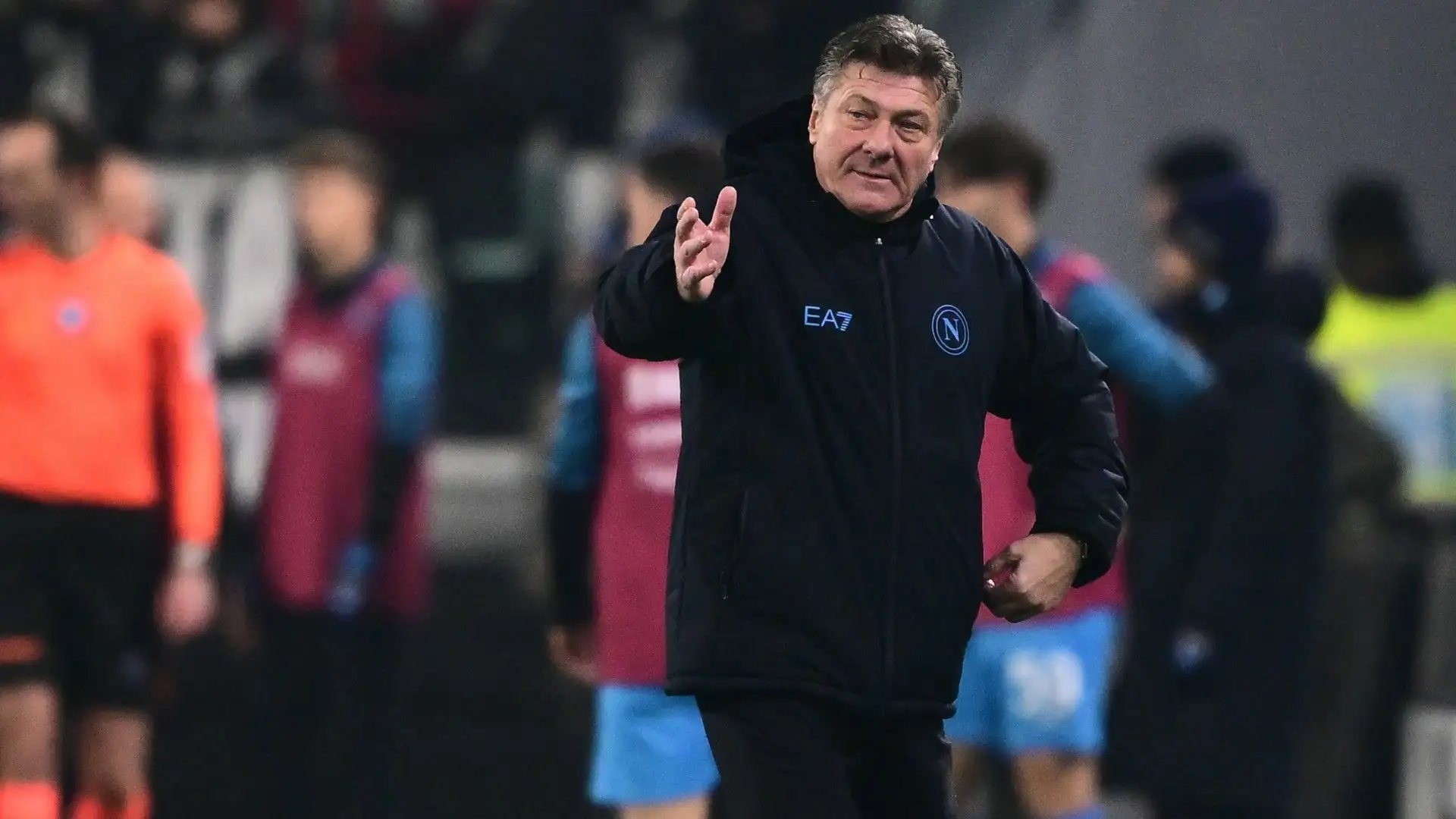 Una vittoria in Champions League potrebbe far ritrovare il sorriso a Mazzarri e ai suoi