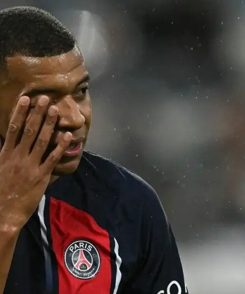 Crisi PSG, le smorfie di Kylian Mbappé preoccupano i tifosi. Foto