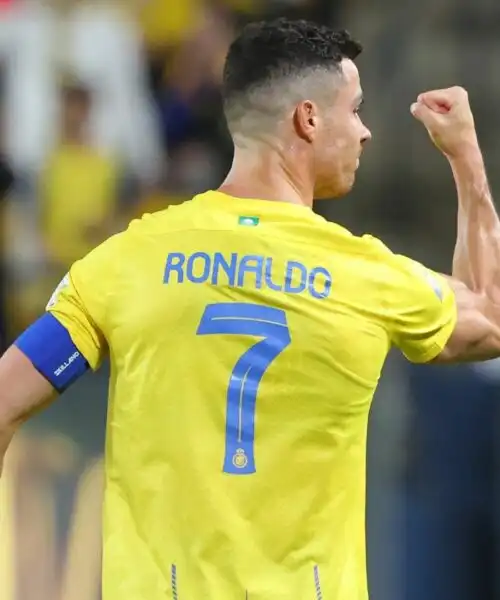 Cristiano Ronaldo, sgambetto a Gerrard: gol e assist nel 3-1 dell’Al Nassr