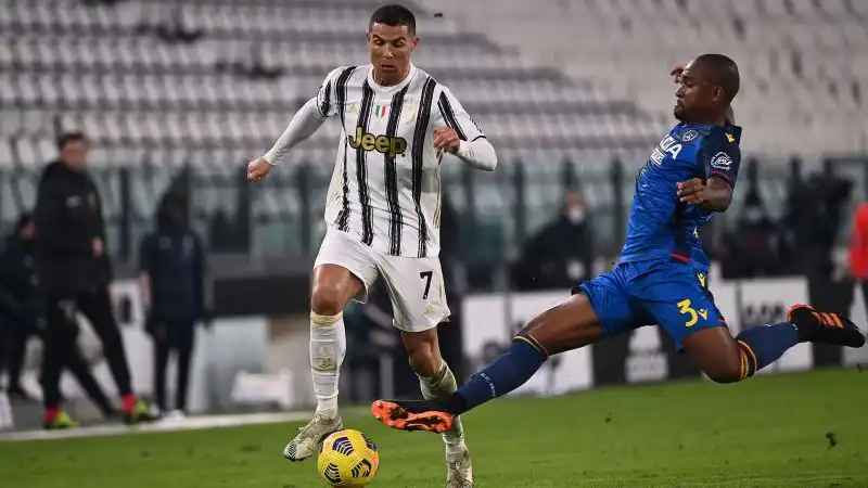 L'Udinese, a segno nel finale di partita con Zeegelaar, resta in tredicesima posizione.