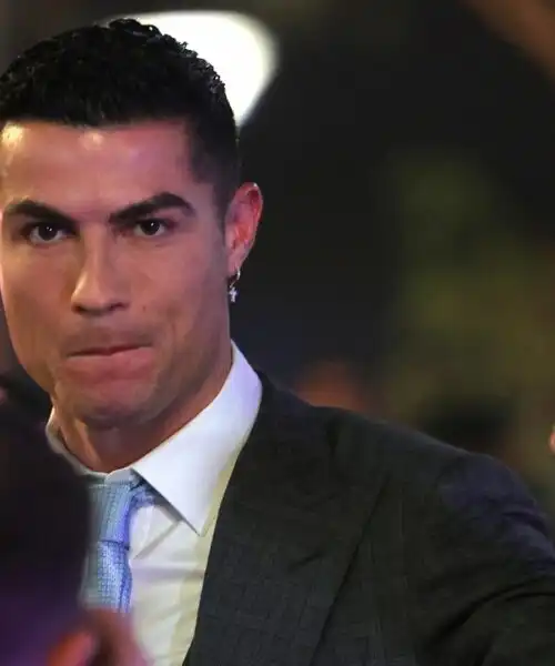 Cristiano Ronaldo super: regalo costosissimo al pugile. Foto