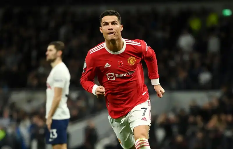 Cristiano Ronaldo con un gran gol rialza il Manchester United