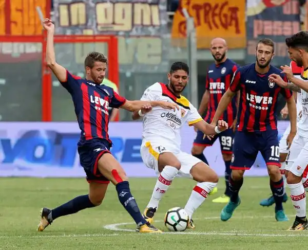 Il Crotone piega un Benevento ancora fermo a 0 punti.