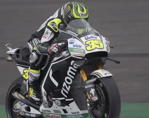Crutchlow poleman, ma Rossi è in agguato