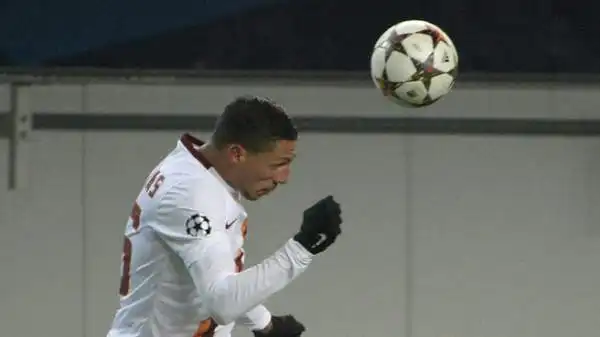 Cska Mosca-Roma 1-1. Holebas 6. Non demerita, anche se non brilla. Provvidenziale la diagonale con respinta di schiena sulla conclusione ravvicinata di Dzagoev.