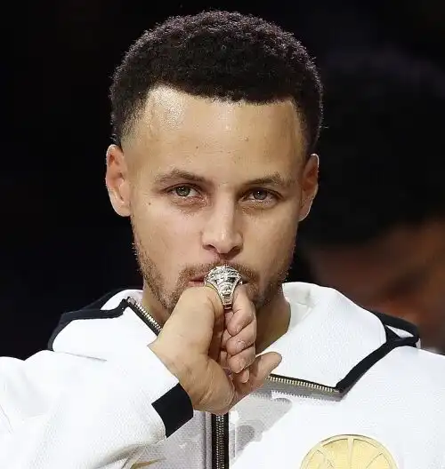 NBA, per i Warriors anello e vittoria