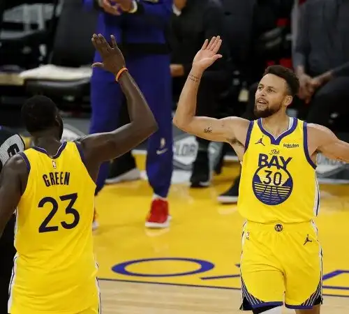 NBA, Curry da leggenda contro Portland