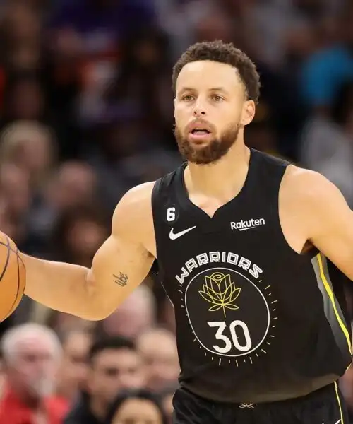 NBA: Steph Curry show, Milwaukee si arrende