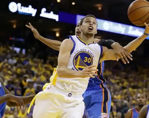 NBA, Warriors-Thunder, sale la tensione