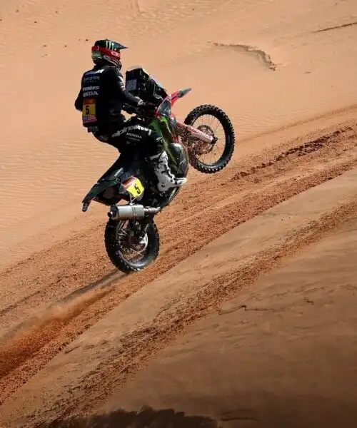 Dakar, brutta caduta per Joan Barreda: le foto