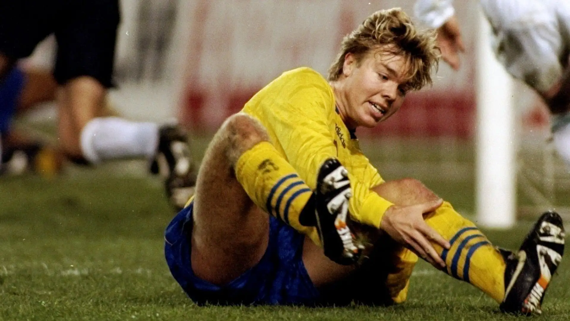 L'esperienza in Italia è stata molto prolifica: con il Parma ha vinto 1 Coppa Italia, 1 Coppa delle Coppe, 1 Coppa Uefa e 1 Supercoppa Uefa
