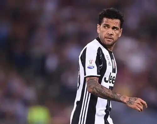 Dani Alves: “Il calcio italiano è rimasto indietro”
