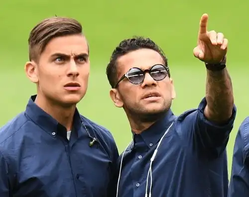 Psg, Dani Alves in pressing su Dybala