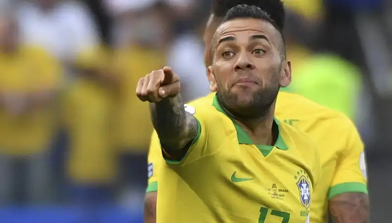 Niente Inter, Dani Alves verso l’Arsenal