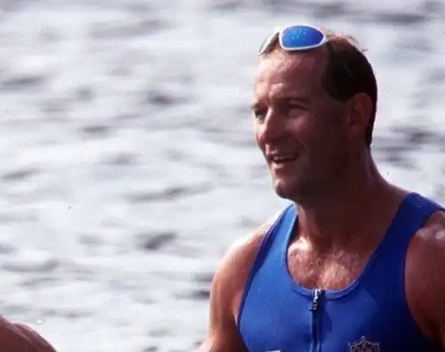 Canoa, Daniele Scarpa torna in acqua contro il bullismo