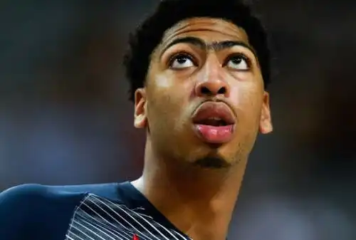 Anthony Davis perde il premio da 24 milioni