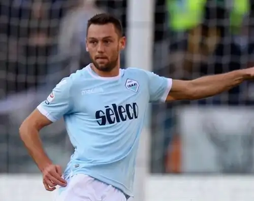Inter, De Vrij tentenna: pericolo Barcellona