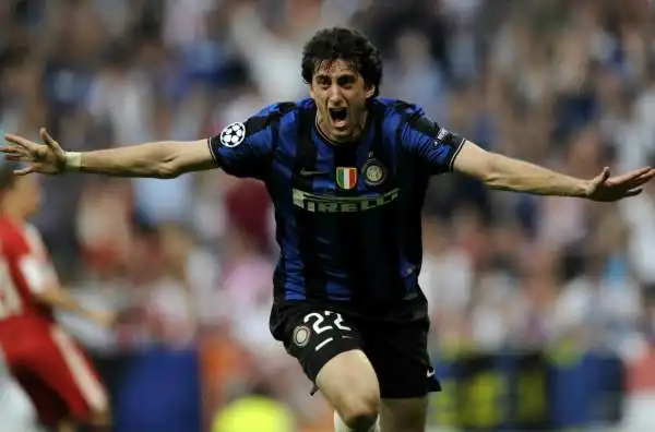 Milito, pazzie per la maglia