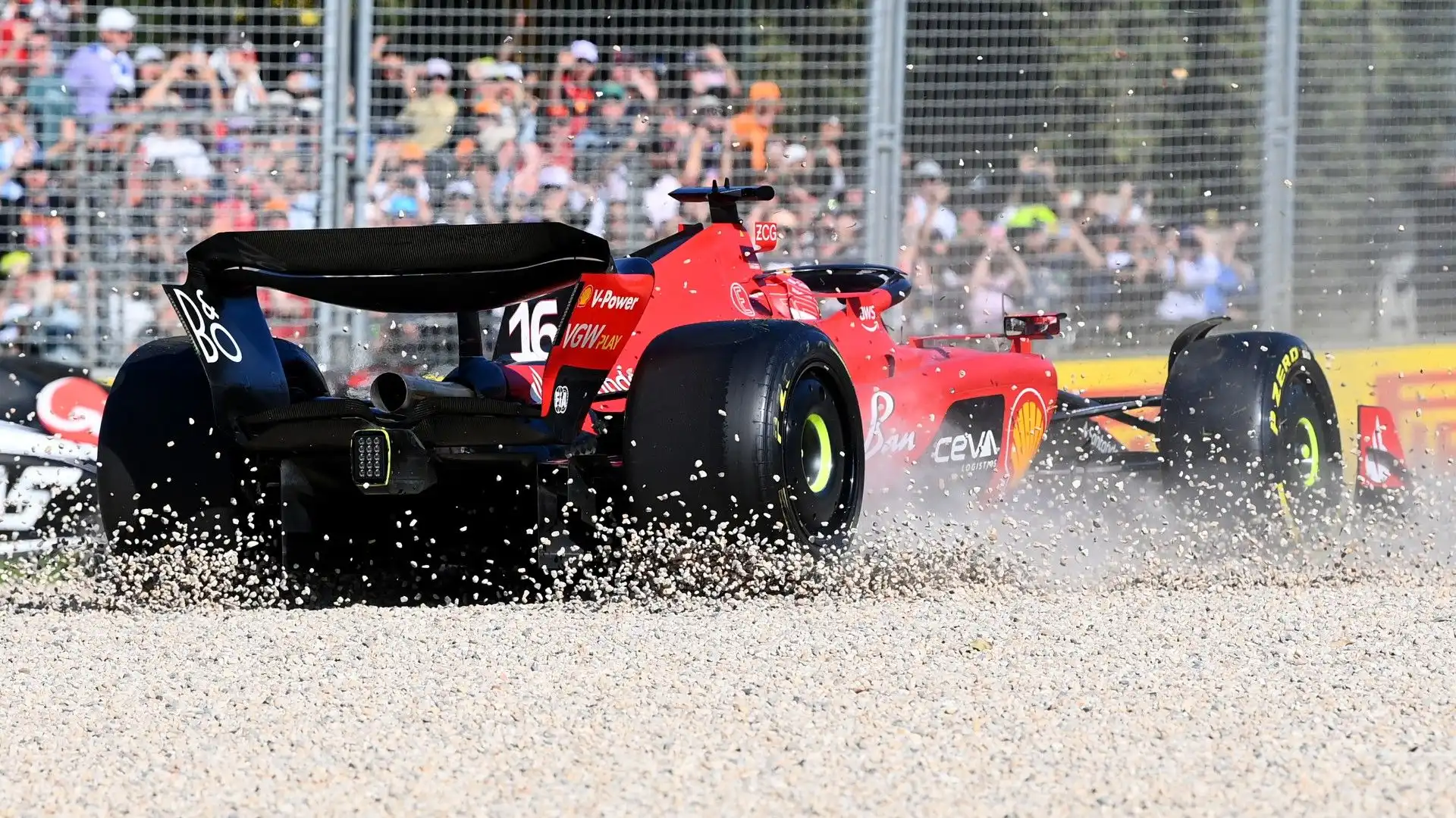 Disastro Charles Leclerc: fuori al primo giro. Le foto