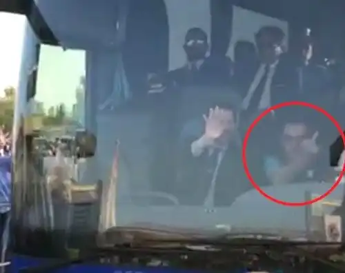 Dito medio di Sarri ai tifosi della Juventus