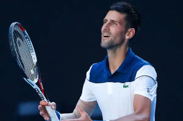 Djokovic soffre, poi piega Monfils